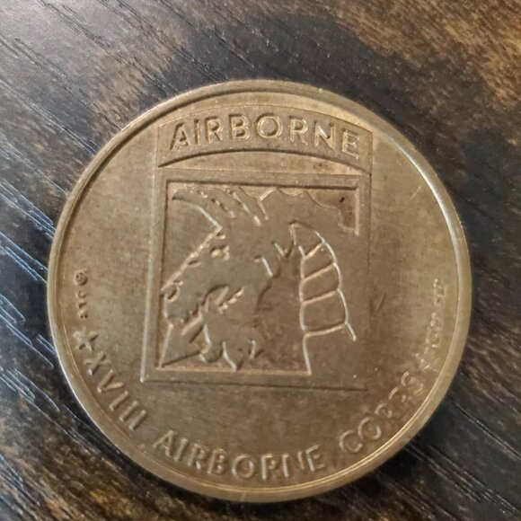 18th / XVIII Airborne Corps Vintage 1983 Army Challenge Coin / Gold Plated - Picture 6 of 14